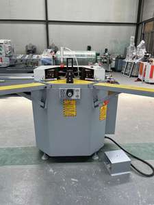 Équipement de traitement de profilés en <span class=keywords><strong>aluminium</strong></span> <span class=keywords><strong>Machine</strong></span> à groupes d'angle <span class=keywords><strong>Machine</strong></span> à groupes d'angle pour portes et fenêtres - Product Image 2
