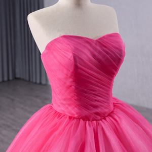 Vestido de Quinceañera Moderno Talla Grande, Estilo Princesa, Color Fucsia, con Encaje Bordado, Sin Tirantes, con Falda Abultada, Modelo 241033 - Product Image 3