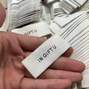 Etiqueta Tejida Personalizada para Ropa, con Logotipo Cosido y Nombre Bordado, para Productos Textiles - Product Image 5