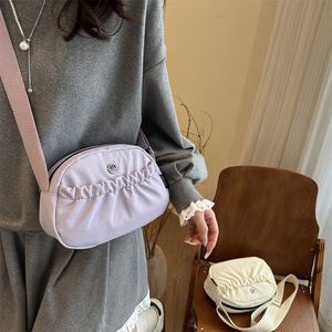 Sac à bandoulière de style coréen de haute qualité, nouveau sac à dos léger pour les loisirs et les voyages, couleur unie, plissé, grande capacité, pour écolière - Product Image 2
