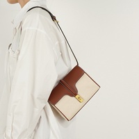 Sacs à bandoulière carrés en cuir véritable pour femmes, nouveau design 2026, vente en gros ODM/OEM, avec fermeture à cadenas et couleurs assorties