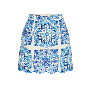 ชุดว่ายน้ำวันพีซคอเหลี่ยมพิมพ์ลายพอร์ซเลนสีน้ำเงินขาวแบบกำหนดเอง JSN 2026 พร้อมกระโปรงสำหรับสุภาพสตรี ชุดบิกินี่สุดหรู - Product Image 3