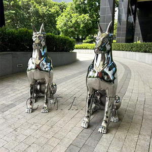 Sculpture <span class=keywords><strong>de</strong></span> Doberman en fibre <span class=keywords><strong>de</strong></span> verre 3D grandeur nature, chromée sur mesure, pour hall d'hôtel, grande sculpture extérieure, sculpture géante sur mesure - Product Image 1
