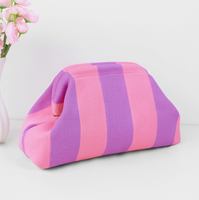 Tas Rajut Bergaris Wanita dengan Logo Kustom, Tas Selempang Anyaman Serbaguna, Tas Makeup Portabel Warna Permen Lembut