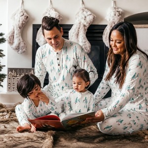 Conjunto de Pijamas Personalizados para a Família no Natal, Roupas de Dormir em Poliéster para Homens, Mulheres e Crianças, Roupas de Noite de Natal, Dropshipping POD MOQ - Product Image 1