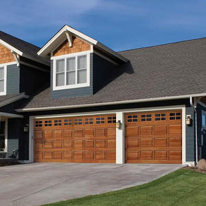 Porte de garage coulissante à double battant moderne 2026 avec porte piétonne intégrée, isolée, antivol, économe en énergie, surface finie - Product Image 1