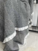 Vente en gros Couverture raschel en laine de luxe personnalisée Châle d'hiver intérieur et extérieur doux et chaud avec glands pour utilisation en avion