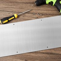 AAG Plinthe de protection extérieure durable en alliage de zinc, laiton, bronze huilé et acier inoxydable pour portes de bâtiment de bureau