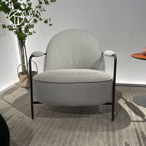 <span class=keywords><strong>Fauteuil</strong></span> <span class=keywords><strong>en</strong></span> <span class=keywords><strong>cuir</strong></span> de conception italienne - Solution de siège d'intérieur aux lignes épurées et à l'élégance intemporelle, chaises à pieds simples - Product Image 4