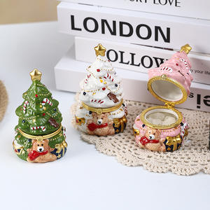 Vente en gros <span class=keywords><strong>de</strong></span> nouveaux ours en peluche en céramique ornement d'arbre <span class=keywords><strong>de</strong></span> Noël comme décor <span class=keywords><strong>de</strong></span> vacances bonbons et chocolats <span class=keywords><strong>de</strong></span> Noël avec emballage créatif - Product Image 3