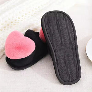 Pantuflas de Invierno para el Hogar, Pantuflas Cálidas para Interiores con Logotipo Personalizado, Diseño de Corazón de Peluche para Mujeres y Niñas - Product Image 4