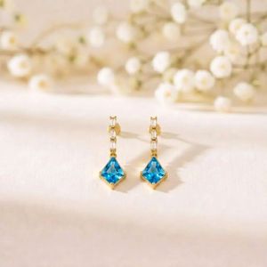 Pendientes Colgantes de Topacio Azul Cielo Natural en Forma de Cometa, Pendientes Delicados en Plata de Ley 925, Joyería Minimalista con Piedras Preciosas - Product Image 1