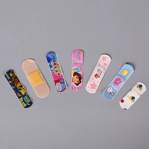 Parches de dibujos animados para las orejas, varios diseños y tamaños, coloridos y bonitos, para el cuidado de heridas y la hemostasia. - Product Image 3
