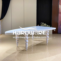 Ensembles blancs de luxe de table à manger de jambe de boule en métal de forme ovale pour des événements