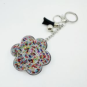 Llavero creativo de flor de ciruelo con diamantes de imitación, colgante de moda para bolso con borlas, bonito colgante para coche, venta al por mayor - Product Image 6
