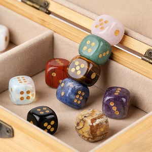 Adornos de Dados Cuadrados Clásicos para Niños de 15 mm con Borde Especial, Decoración de Piedras Coloridas de 6 Caras, Regalo Artesanal Exquisito - Product Image 6