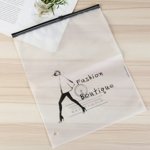 Maßgeschneiderte Frottierbeutel mit Reißverschluss für Verpackungen – Großhandel, Umweltfreundlich, Staubdicht, Kleidersäcke aus Kunststoff mit Reißverschluss - Product Image 5