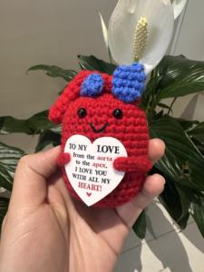 Muñeca de Ganchillo Hecha a Mano de la Serie New Heart, Muñeca Tejida Inspiradora, Regalos Románticos para el Día de San Valentín - Product Image 3