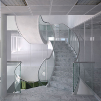 Escalier en arc de luxe intérieur, style flottant, avec rampe en verre, pour maison personnalisée