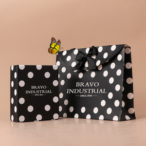 Bán buôn trắng trung Kích thước túi giấy chấp nhận tùy chỉnh in ấn chứng khoán Quà tặng Túi quần áo mua sắm túi với Dot và dưới in - Product Image 3