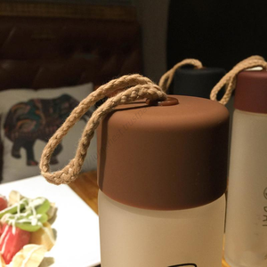 Botella de vidrio esmerilado SQ121 al por mayor, a la moda, sellada, con asa de cuerda para exteriores, transparente, portátil, para agua. - Product Image 3