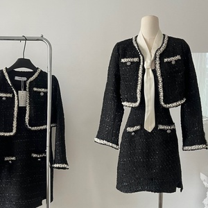 Ensemble en tweed style britannique automne-hiver, chic, manteau court perlé + robe licou unie, ensemble deux pièces pour femme de bureau, style coréen - Product Image 4