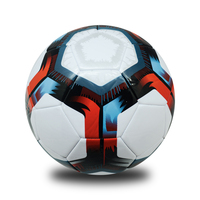 Ballon de Foot PVC Coloré Design Populaire 2026, Logo Personnalisé pour Entraînement et Matchs, Taille Officielle 5