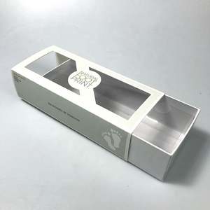 กล่องบรรจุภัณฑ์ถุงเท้ากระดาษรีไซเคิลพร้อมเคลือบมัน/ด้าน & ลายนูนหน้าต่างใสรีไซเคิลได้ตามต้องการ - Product Image 6