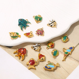 Breloques de poissons tropicaux vibrants |   Pendentifs Océan en Émail en Acier Inoxydable Plaqué Or PVD 18K pour la Fabrication de Bijoux DIY |   Imperméable - Product Image 5