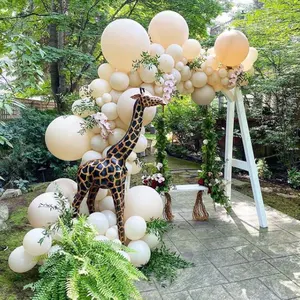 Outdoor Rasen-Dekoration lebensgröße Fiberglas Safari-Tiere dekorative Skulptur Harz Giraffe Hirsch Elefant-Requisiten