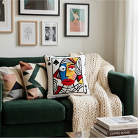 Coussin décoratif en peluche brodé pour la maison, coussin de canapé pour salon, coussin personnalisé avec logo, coussin décoratif Joker