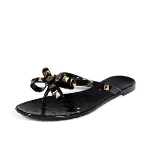 Tongs plates antidérapantes confortables à rivets pour femmes, idéales pour les fêtes et les événements en extérieur - Product Image 5
