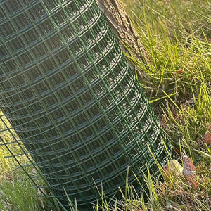Malla de Alambre Soldada Recubierta de PVC Verde, Rollo de 48 x 100 Pulgadas, Calibre 19, Material de Acero con Acabado Galvanizado, Estilo de Tejido Liso, Gran Venta - Product Image 4