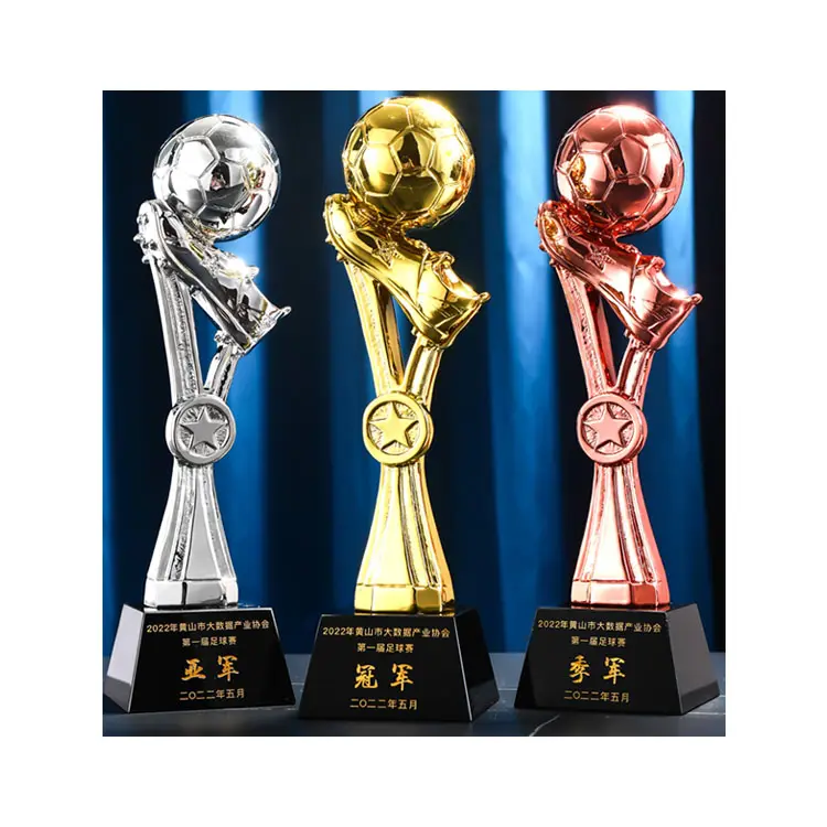 स्कूल मैच स्मारिका कस्टम डिजाइन लेजर उत्कीर्ण पुरस्कार और विश्व कप के लिए क्रिस्टल ग्लास बॉल ट्रॉफी