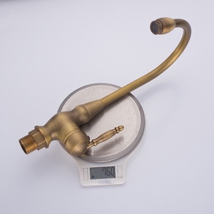 Lavabo antiguo europeo de cobre, grifo de fregadero de cocina giratorio de 360 grados, caliente y fría, <span class=keywords><strong>retro</strong></span> - Product Image 2