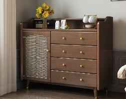 Armoire de rangement en bois de style mid-century modern avec 4 tiroirs et porte en rotin, meuble de salon - Product Image 4