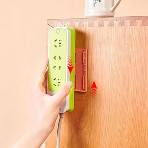 Soporte de Pared Autoadhesivo para Enchufes, Organizador de Cables y Tiras de Enchufes - Product Image 6