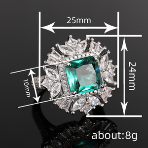 Anello in Stile Giada con Gemma Verde per Donne, Gioiello Elegante e di Lusso - Product Image 4