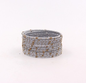 กำไลเหล็กเกลียวขนาด 94 98 เกจ ลายดอกไม้ แฟชั่นแบบดั้งเดิม มีหลายร้อยสี - Product Image 1