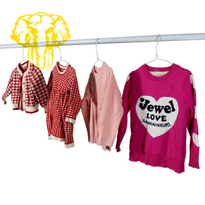 Maglione per bambini usato con pietre abbigliamento per bambini ispirato a incoronation Street - Product Image 2