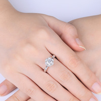 Anillo de compromiso de moissanita al por mayor, joyería de Alibaba, plata VVS 1CT, gemas geométricas, engaste chapado en platino 925, R.GEM.