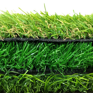 Rouleau de gazon synthétique bon marché fausse <span class=keywords><strong>herbe</strong></span> <span class=keywords><strong>pour</strong></span> terrain de sport Chine Football Gym gazon gazon de football <span class=keywords><strong>herbe</strong></span> de haute qualité 25mm 40mm 30mm - Product Image 1