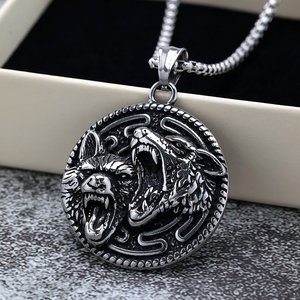 Yunnique – pendentif rétro nordique en acier inoxydable pour hommes, double face, tête de loup, thème animal, bijoux cadeau - Product Image 3
