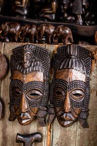 RENART AFRIKAN Escultura Ancestral Espiritual de Madera Tallada a Mano de la República Democrática del Congo, Arte Tribal Auténtico - Product Image 6