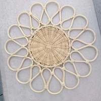 Offre Spéciale en gros tissé rotin chargeur plaque bambou tissage à la main assiettes cultivées napperon chargeur pour mariage et location