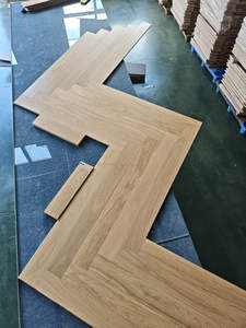 Parquet en chêne européen à chevrons, finition brossée, laqué UV, huilé, profil T&G, pour décoration intérieure de luxe - Product Image 3