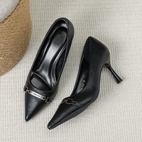 Sandales à talons aiguilles élégantes en cuir verni pour femme, design bouton unique, ajourées, pour soirée, talon fin et haut – Grande Vente