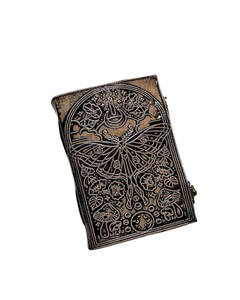 สมุดบันทึกหนัง Luna Moth Leather Grimoire ทำมือสไตล์วินเทจ ปกนูนลาย พร้อมหน้ากระดาษเปล่าสำหรับเขียน วาดภาพ ร่างแบบ และจดบันทึก - Product Image 5
