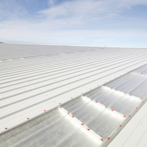 Panneau de toiture pour entrepôt industriel, tôle ondulée blanche imperméable pour la construction de bâtiments - Product Image 1