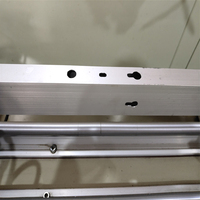 Machine de fraisage et de perçage CNC pour le montage de profilés / trous de verrouillage
